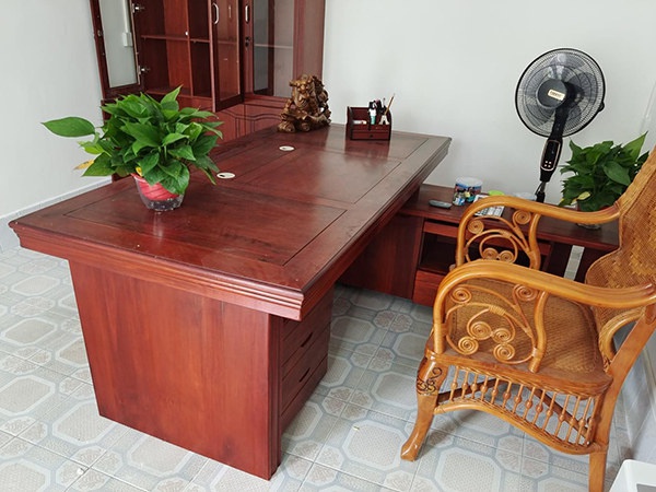 株木老板辦公桌